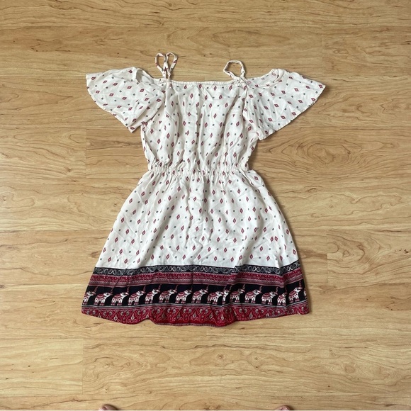 H & M Coachella Off-shoulder Spaghetti Strap Flowing Blouse Off white Elephants - Picture 2 of 4